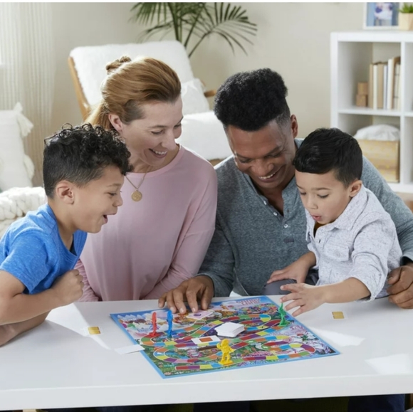 HASBRO CANDY LAND Board Game New - Picture 7 of 8